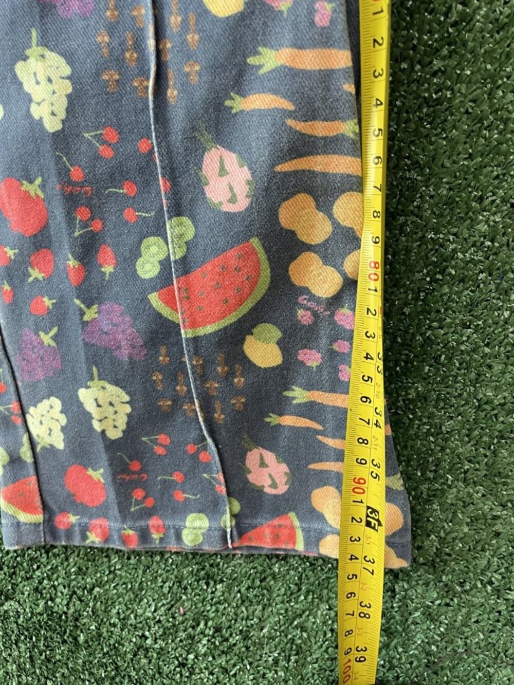 Nuuly Lisa Says Gah Women's Size 24 Fruit Print Jeans Pants Blue Multicolor - Picture 6 of 9